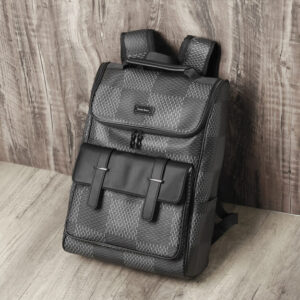Mochila Masculina Urban Check – Design Executivo e Funcional